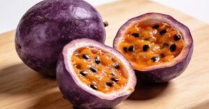 How do you eat a passion fruit? Delicious ways to enjoy the seeds and juice