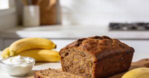Nutrition facts of banana bread: Calories, carbs, and fat per slice