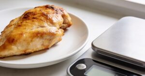Protein 100g cooked chicken breast: How much protein is in it?