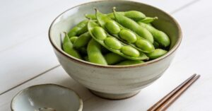 How to eat edamame beans: The best ways to shell, cook, and season them