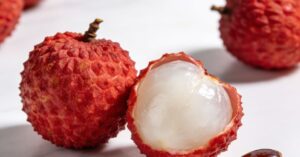 How to eat lychee: A simple guide to peeling and enjoying this fruit